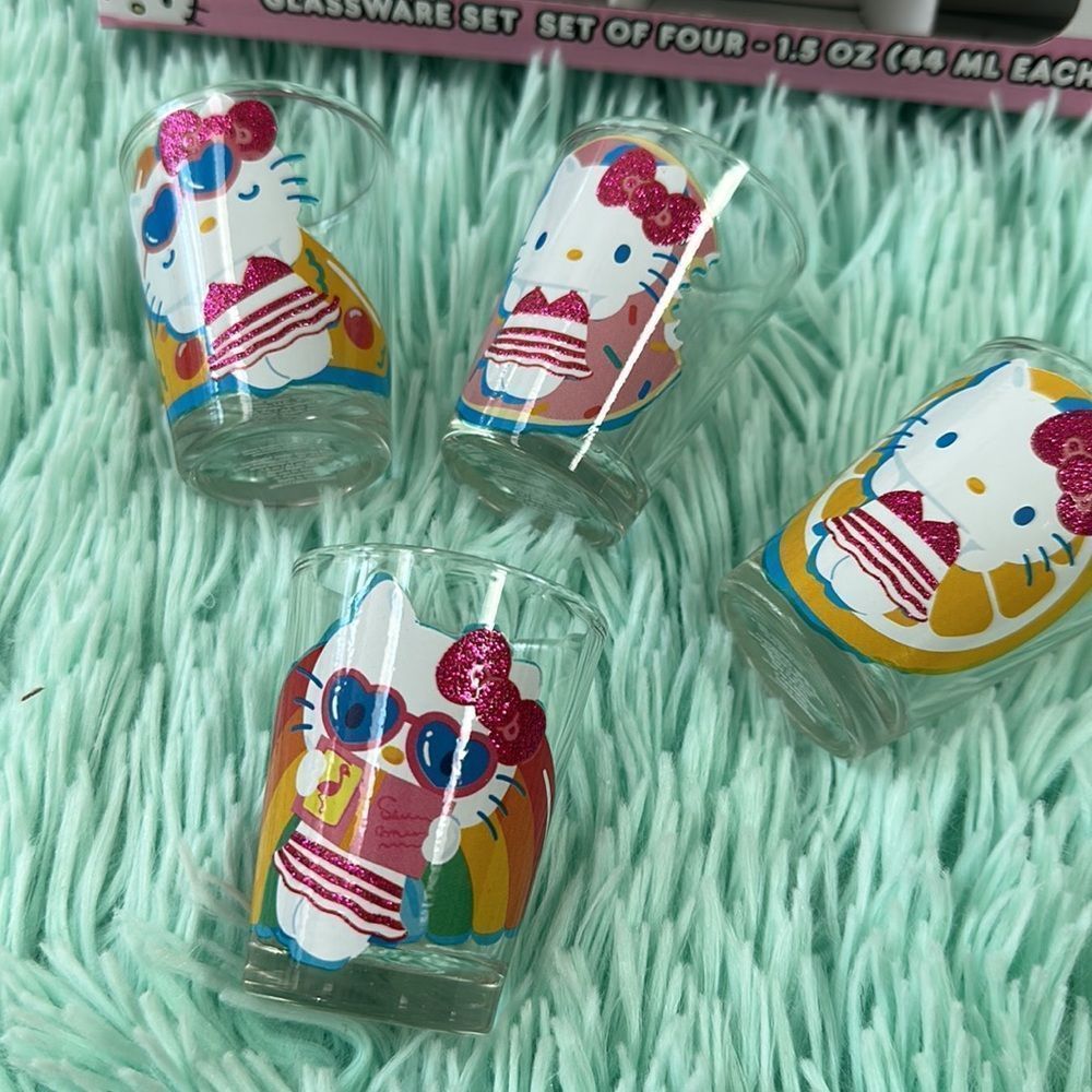 Hello Kitty Sanrio glassware set of 4